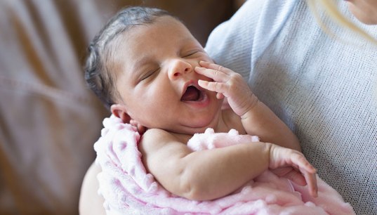 newborn-baby-spit-up-gerd